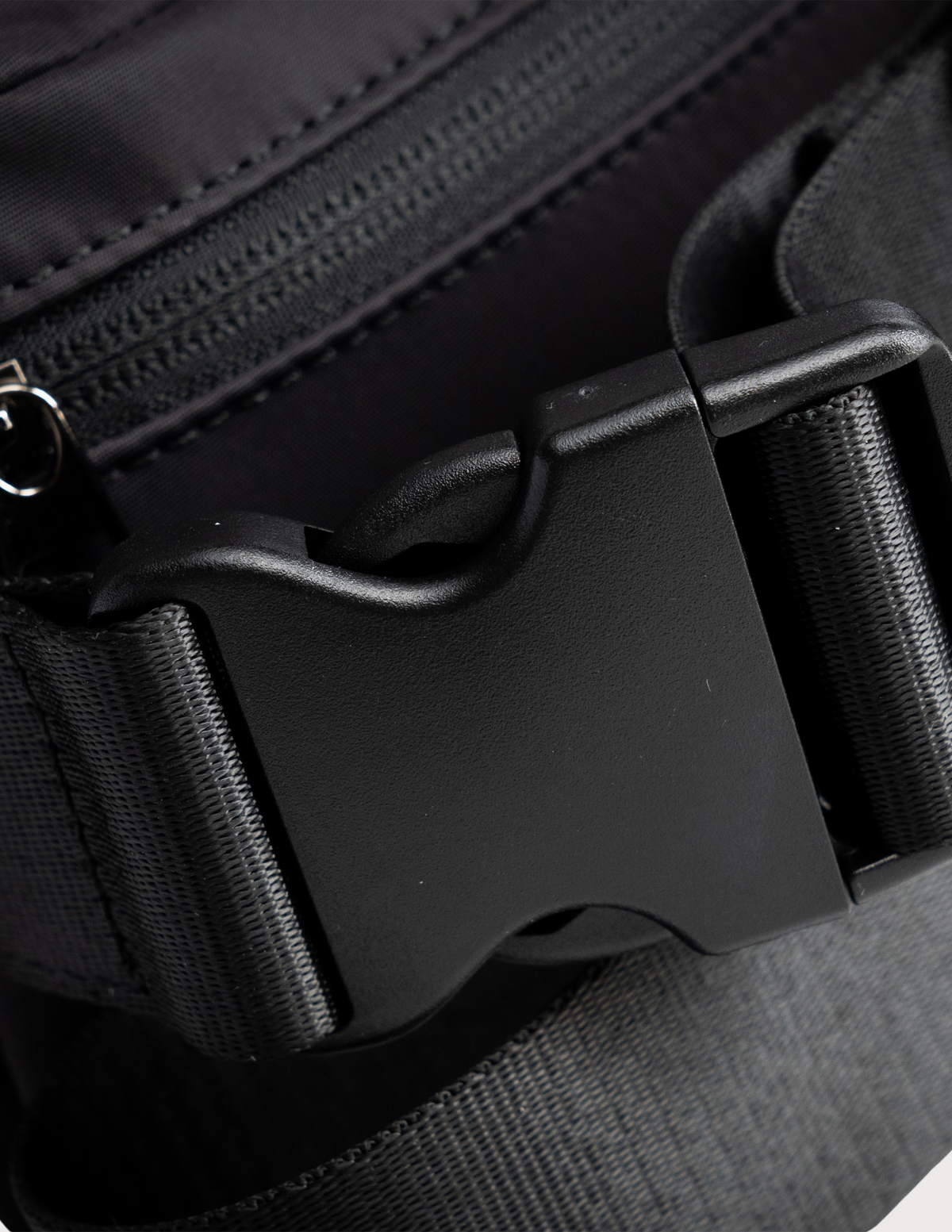 ASTRA CROSSBODY